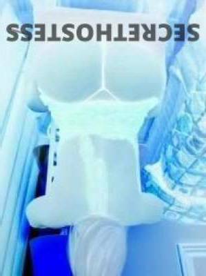 32 year old Brazilian Escort in Barrie infectious energy and glowing charm