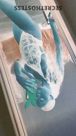 Redd 20Yrs Old Escort Los Angeles CA Image - 2