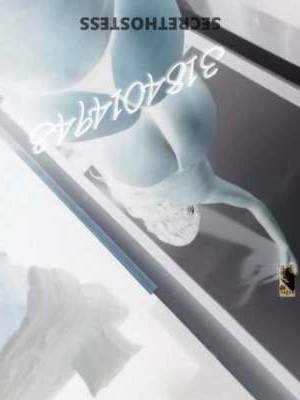 40 year old Escort in Shreveport LA Thick and Sassy Chick with Big Booty for Threesome 