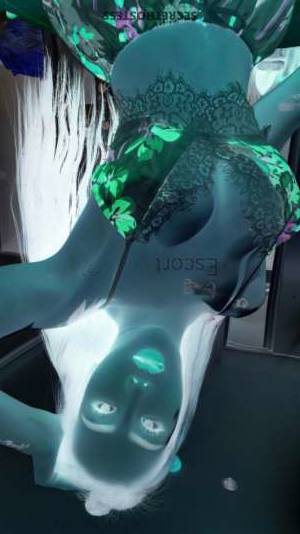 22 year old Asian Escort in Jeddah zara, Agency Model. 我是来自泰国的zara