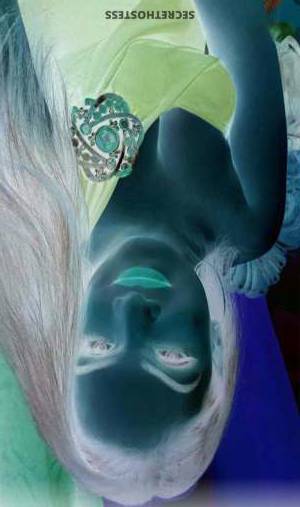 25 year old Indian Escort in Kolkata Priya, Transsexual escort