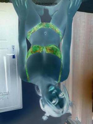21 year old Asian Escort in Riyadh Hi, I'm Vivi! The New Hottie in Town, Ready to Rock 