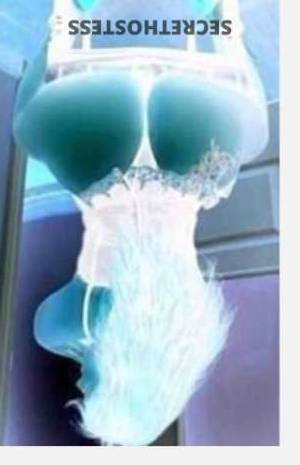 45 year old Cuban Escort in Fort Myers FL Cubana Naughty Mature Babe for Kinky Adventures and Wild 