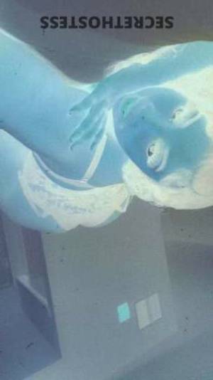 24 year old Escort in Palm Springs CA Unzip Your Wild Side with Indio Your Ultimate Party Girl and