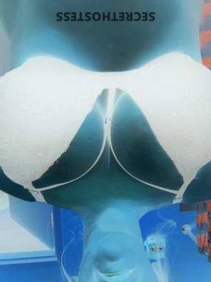 45 year old Escort in South Bend IN Make this Father's Day Special with a Naughty Treat - I