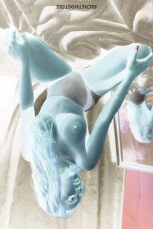 24 year old Asian Escort in Riyadh Maxine Cruz, Sexy TS Escort - wild and unforgettable 