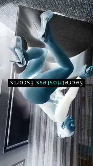 35 year old Escort in Denver CO Alice Flirty, Elegant Companion for Dream Dates