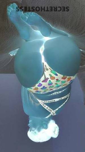 28 year old Italian Escort in Scranton PA Italian Tahitian Goddess - Curvy Busty Stallion