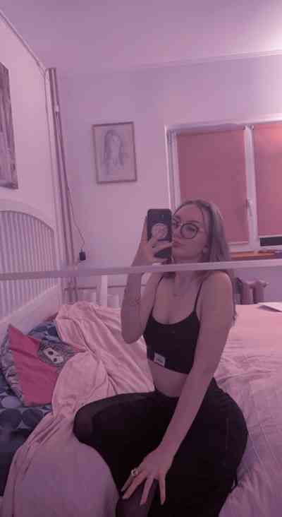 24 year old Escort in Big Island VA Harley's Sensational Escort Services Nuru, Cyber 