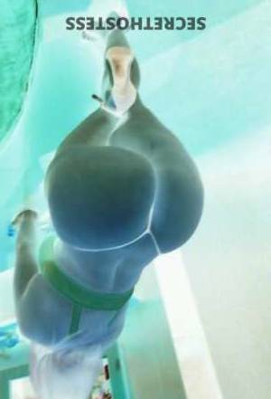 33 year old Escort in Miami FL Succulent and Ready for You, Papi! Indulge in Juicy 
