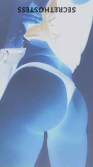 24 year old Escort in Chicago IL Naughty Fun with Delicate Sweet Snowbunny Lexi - Newest and 