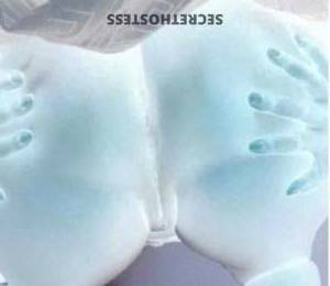 25 year old Escort in Memphis TN Experience Unforgettable Pleasure with Dior - Mixed Beauty 