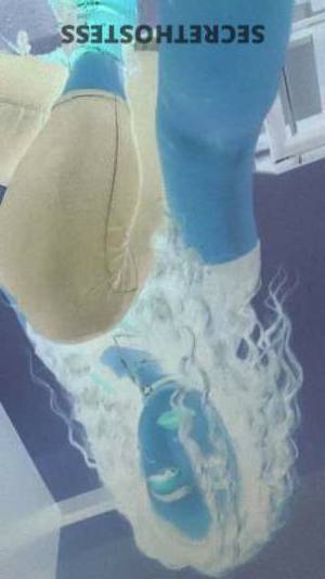26 year old Escort in Canton OH Red Your Ultimate Sweetheart for Deepest Desires, Fantasies 