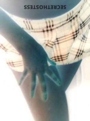 19 year old Escort in Modesto CA Hot Babe for Wild Playful Nights Warm, Seductive, and Fun 