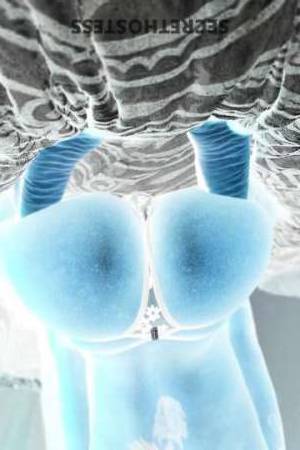 23 year old Mexican Escort in Milwaukee WI Melty Fulfilling Your Deepest Desires With OUT CALLS and CAR