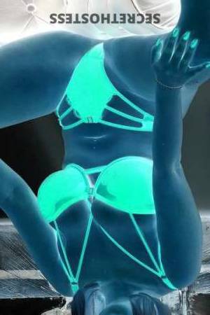 35 year old Escort in Everett WA Experienceunning tropical delights with Nikki, the naughty 