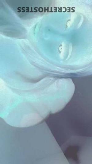 25 year old Escort in Bakersfield CA Naughty and sweet SHANTII is your secret lover, here to make