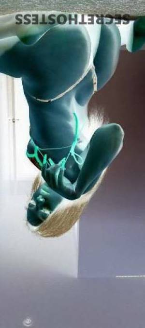 23 year old Escort in Fayetteville AR Experience the Fantasy Bustling City, Romantic Dinner, and 