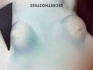 31 year old Escort in Philadelphia PA Wild Bedroom Fun with Hot Chocolate Girl