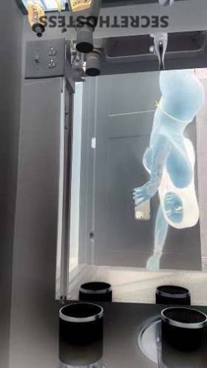 23 year old German Escort in Nashua NH Captivating Jasmine CataleyaMIXED Beauty, Delightful Smile, 