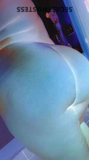 31 year old Escort in Cedar Rapids IA Hello, I'm Meme! a newcomer to the area and I'm 