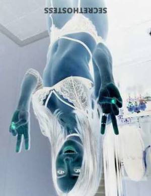 25 year old Escort in Los Angeles CA Experience Mind-Blowing Fun with a Petite Treat! Callxxxx-