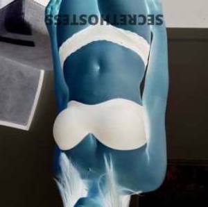 35 year old Escort in Mandurah escape from daily grind with curvy & kinkyMILF