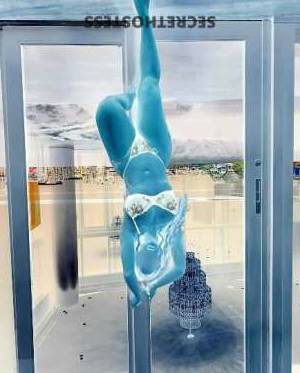 25 year old Escort in San Francisco CA The voluptuous and seductive Nadia, the busty party girl, is