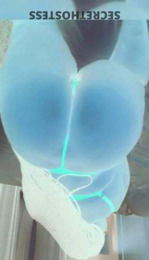 23 year old Escort in Macon GA The Ultimate Throat Therapy Experience Awaits - THROAT GOAT