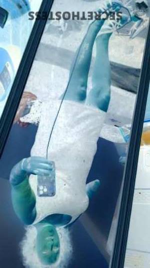 32 year old Escort in Cleveland OH Incall or carplay only $100 deal, baby! You heard me, that&#