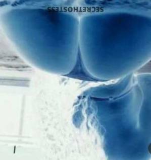30 year old Escort in Tampa FL Experience Sweet Bliss with Wetness and Mystery in 