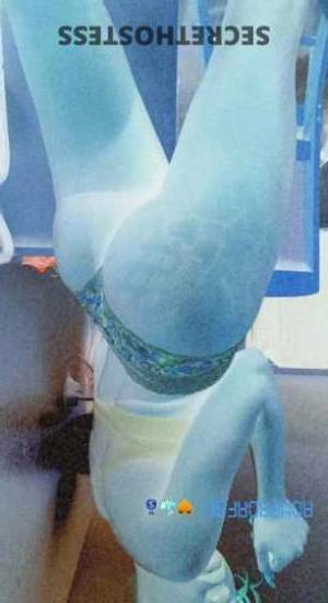 21 year old Escort in Memphis TN Horny Brittany awaits, ready to have fun and spin for you
