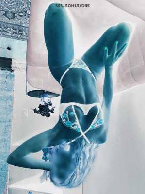 27 year old American Escort in Manhattan NY Unwind with Mia, Your All-American Blonde Vixen for 