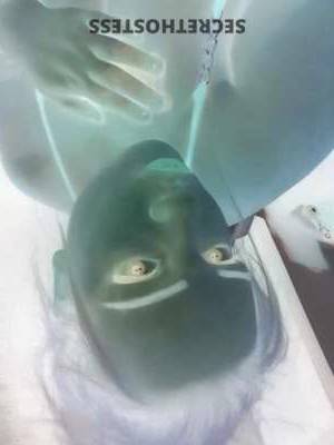 25 year old Escort in Kitchener Meet Daphnee Rae, Your Ideal Playmate for Unforgettably good