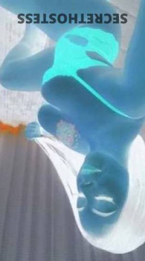 30 year old Escort in Queens NY I am DANIELA, a stunning brunette. I have a beautiful smile