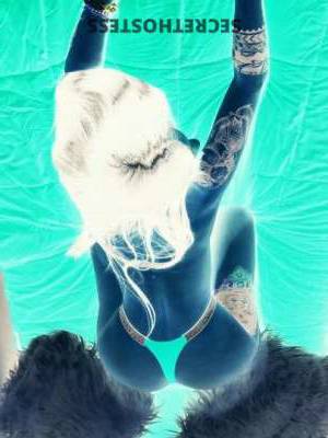 25 year old American Escort in Louisville KY ExperienceSensuality and Heat with a genuine and passionate 