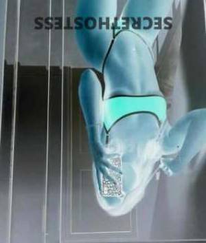 20 year old Australian Escort in Perth Aussie girl with nice legs