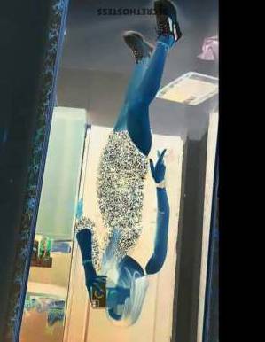 22 year old Asian Escort in Mumbai Hi, I am Gauri, a 22-year-old independent escort. I am 5ft 