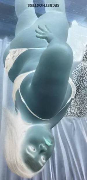 35 year old Asian Escort in Al Manama Jessy, Transsexual escort