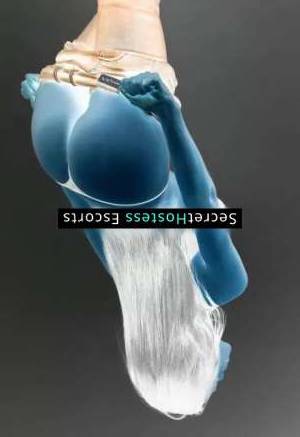 26 year old Brazilian Escort in Duesseldorf Adriana, the Brazilian Brunette of Escort Dusseldorf Agency 