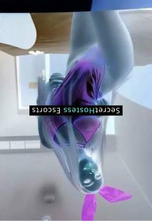 27 year old Russian Escort in Istanbul Karolina Feminine Charm, Voluptuous Curves, and English 