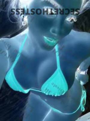 25 year old Escort in Aeroglen Cairns Independent Escort Poppy Arrives in Cairns Seductive 