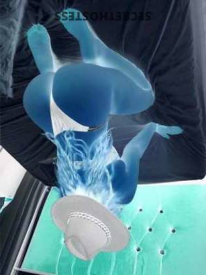37 year old Latino Escort in Santa Cruz CA Latina Rica la Anaconda, Awaits! Squeeze into Precious Time 