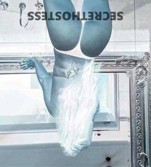 Petite Horny Escort Heidi Speaks Greek in South Fremantle in Perth