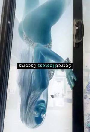 23 year old English Escort in Manama Lorena
