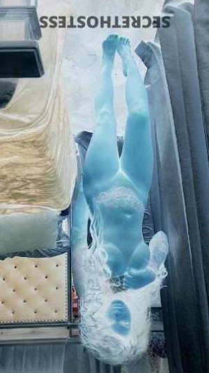 30 year old Escort in Kansas City MO Meet Charli, the total package with a perfect size 34DD 