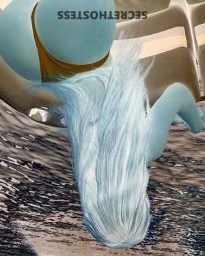 18 year old Escort in Seattle WA Curvy brownskin dream Kayla creamer, squirter, and ready for