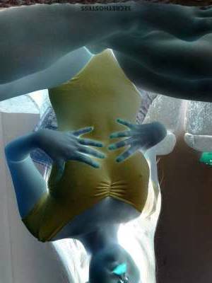 23 year old Asian Escort in Hudson Valley Experience the Time of Your Life with a Playful and Flirty 