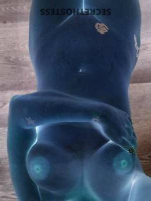 30 year old American Escort in Louisville KY New Sensual American Beauty Available For Car Visits