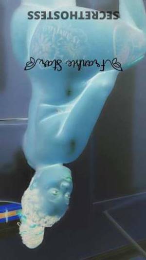 32 year old African Escort in Raleigh-Durham NC allow me to introduce myself - I am Kash, a delightful vixen